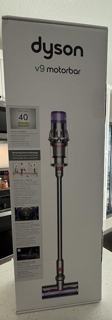 Dyson V9 Motorbar Cordless Vacuum, Cleans Hard Floors and Carpets, Detangles, Converts to Handheld, 100AW, 3 Power Modes, Up to 40 Minutes¹ customer photo 1