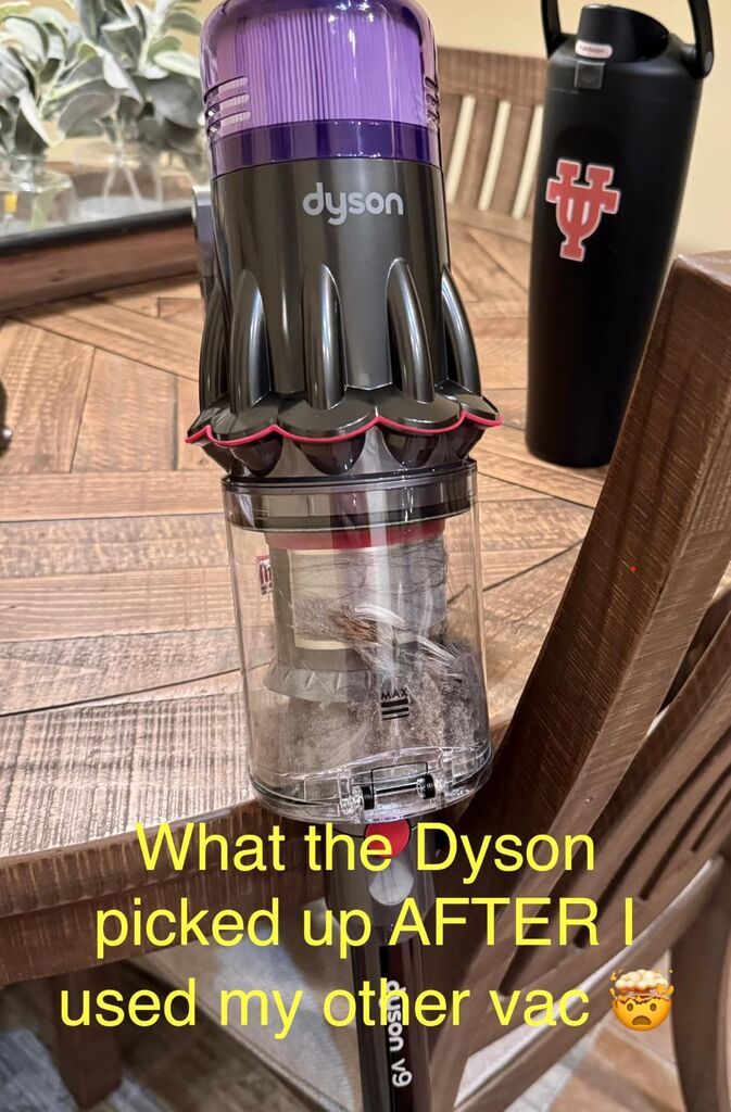 Dyson V9 Motorbar Cordless Vacuum, Cleans Hard Floors and Carpets, Detangles, Converts to Handheld, 100AW, 3 Power Modes, Up to 40 Minutes¹ customer photo 2