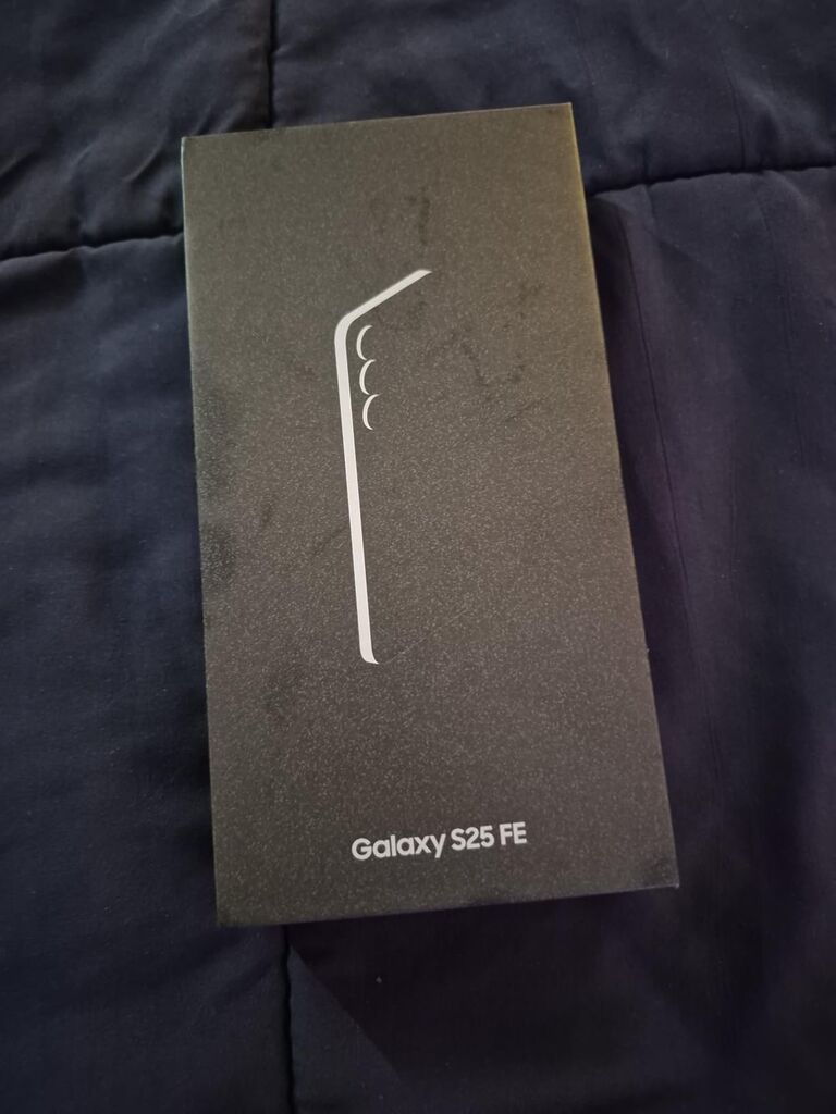 Samsung Galaxy S25 FE Cell Phone (2025), 128GB AI Smartphone, White customer photo 1