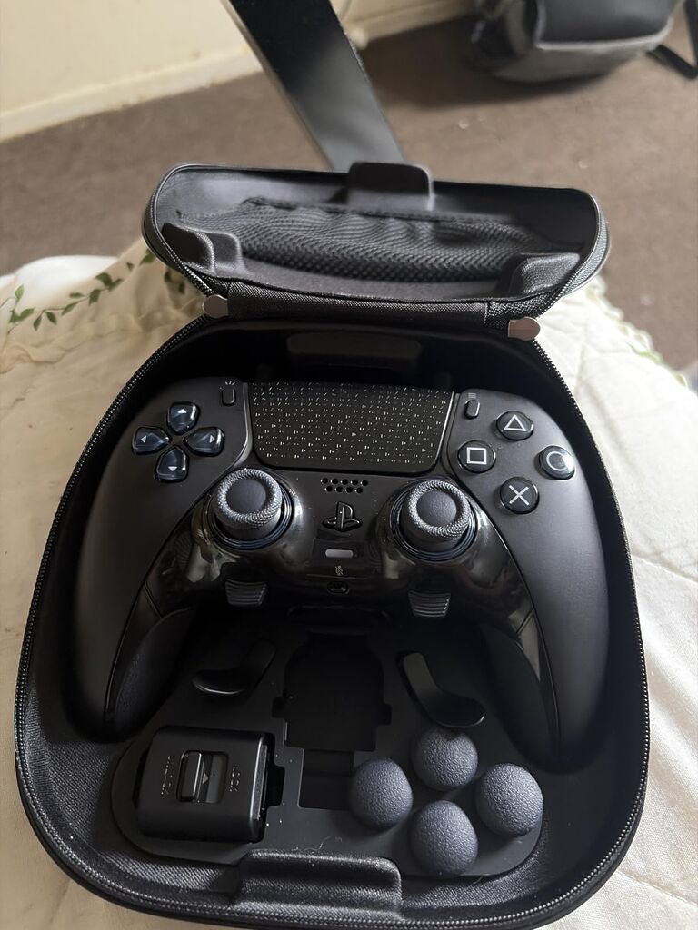 PlayStation DualSense Edge Wireless Controller - Midnight Black customer photo 1