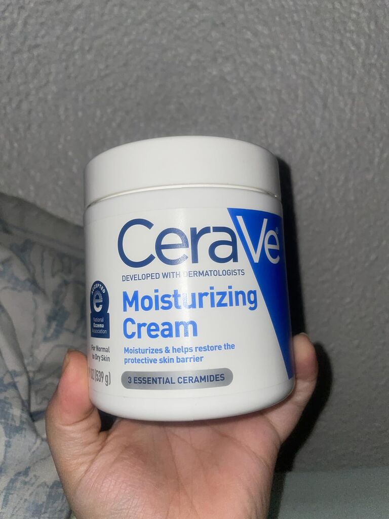 CeraVe Moisturizing Cream, Face & Body Moisturizer for Dry Skin, 19oz customer photo 1