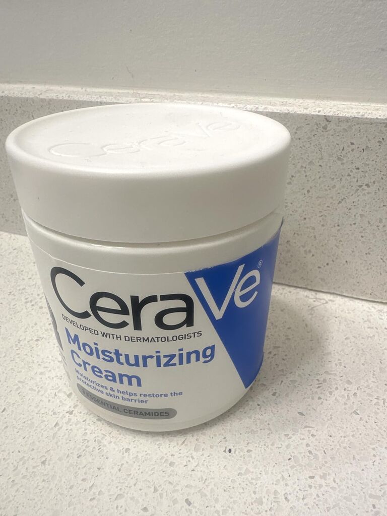 CeraVe Moisturizing Cream, Face & Body Moisturizer for Dry Skin, 19oz customer photo 2