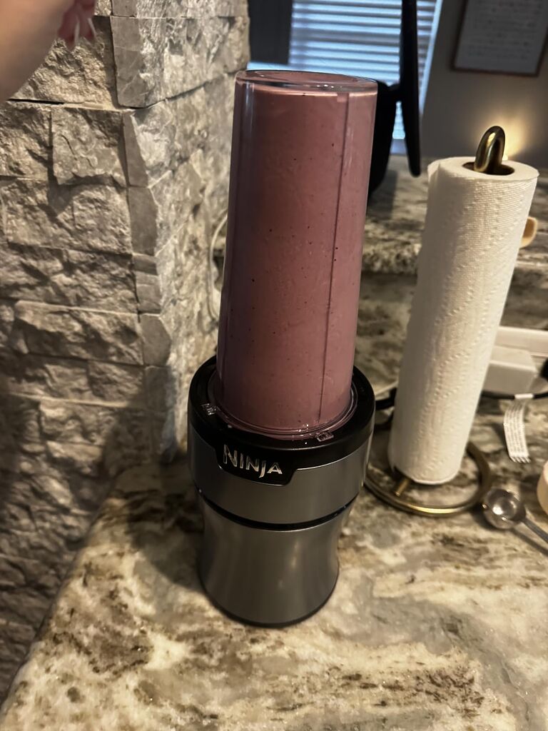 Ninja Fit Compact Personal Blender, Portable Blender for Smoothies, Shakes, Food Prep, and Frozen Blending, 700-Watt Base, (2) 16-oz. Cups and Spout Lids, Black QB3001SS customer photo 1