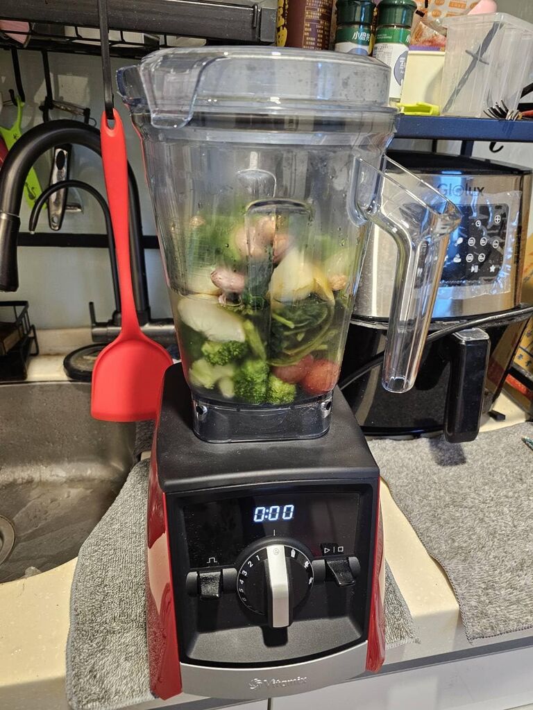 Vitamix A2500 Ascent Series Smart Blender, Professional-Grade, 64 oz. Low-Profile Container, Black (Renewed Premium) customer photo 2