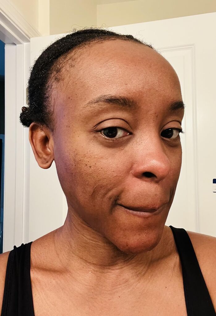 Honest Beauty Vitamin C Radiance Serum - Improves + Brightens Skin Tone and Complexion - Gentle for Sensitive Skin, Fragrance Free, Vegan - 1 fl oz customer photo 2