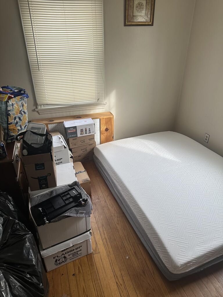 Novilla Bliss Queen Size Mattress, 12 Inch Gel Memory Foam Mattress Queen in a Box for Cool Night Sleep & Pressure Relief, Support Foam for Spine Alignment & Motion Isolation, Medium Plush Feel customer photo 2