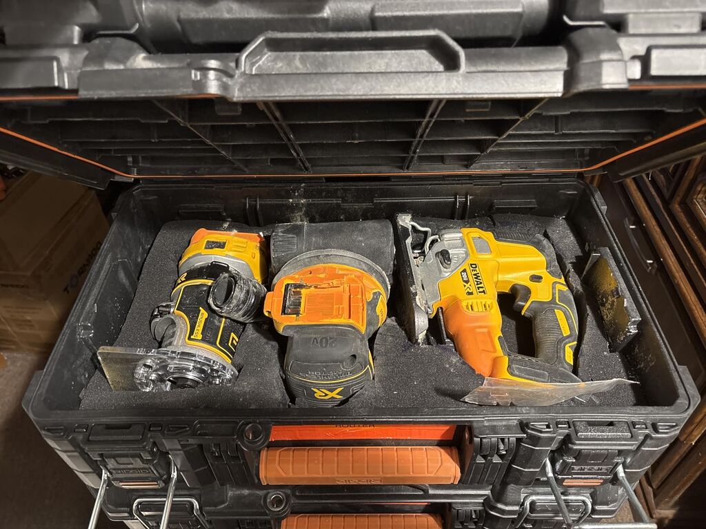 DEWALT 20V MAX* 3-Tool Combo Kit, Brushless Cordless Router Tool, Random Orbital Sander, Jig Saw, Battery and Charger Included (DCK307D1P1) customer photo 1