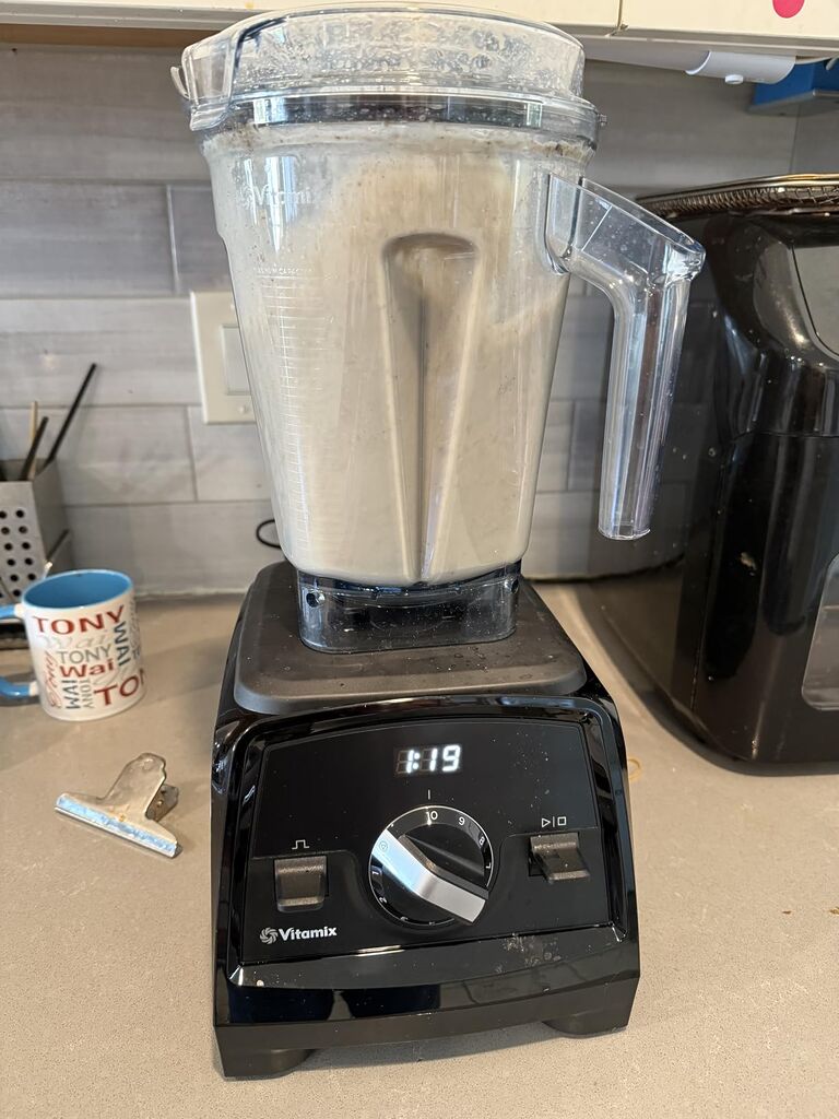 Vitamix Venturist Pro Blender, Professional-Grade, 64 oz. Low-Profile Container, Black (Renewed Premium) customer photo 1