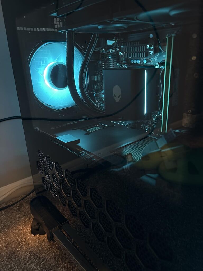 Alienware Aurora Gaming Desktop ACT1250 - Intel Core Ultra 9 285 Processor, Liquid Cooled, NVIDIA GeForce RTX 5080, 32GB DDR5 RAM, 1TB SSD, 1000W Platinum Rated PSU, Windows 11 Home - Clear Panel customer photo 2