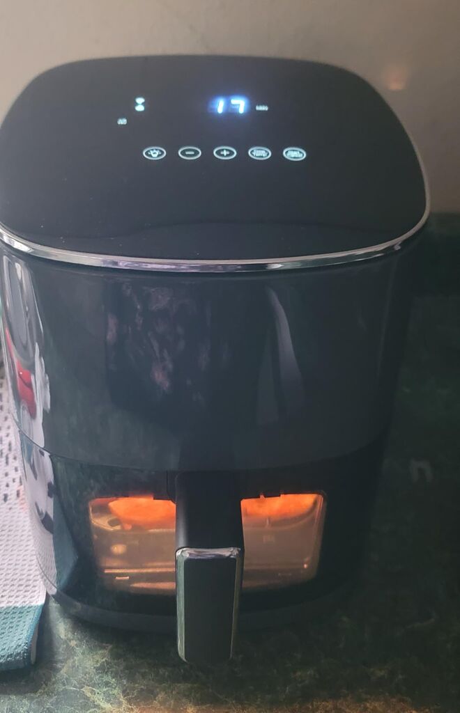 Simple Deluxe 12-in-1 Air Fryer 6.34 Qt, Digital Preset Airfryer with Visible Window, Nonstick and Dishwasher-Safe Basket customer photo 1