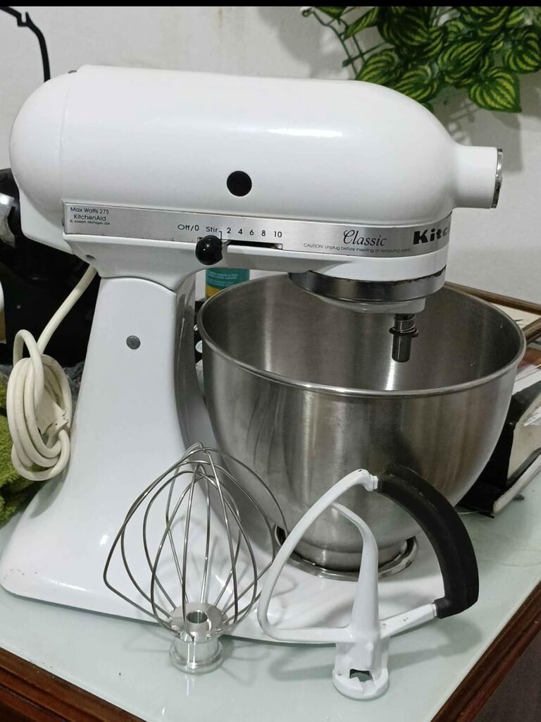 KitchenAid Classic Series 4.5 Quart Tilt-Head Stand Mixer K45SS, White customer photo 2