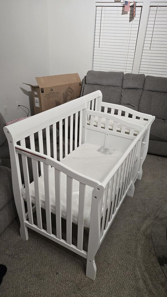 Dream On Me Jayden 4-in-1 Mini Convertible Baby Crib & Changer with Storage customer photo 1