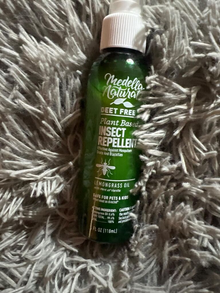 Deet-Free Insect & Mosquito Repellent Pack of 2 (4 oz) - Nice Smelling Insect Repellent with Lemongrass Oil Safe for Pets and Kids - Bug Spray Against Mosquitoes, Gnats, Black Flies, and No-See-ums customer photo 2
