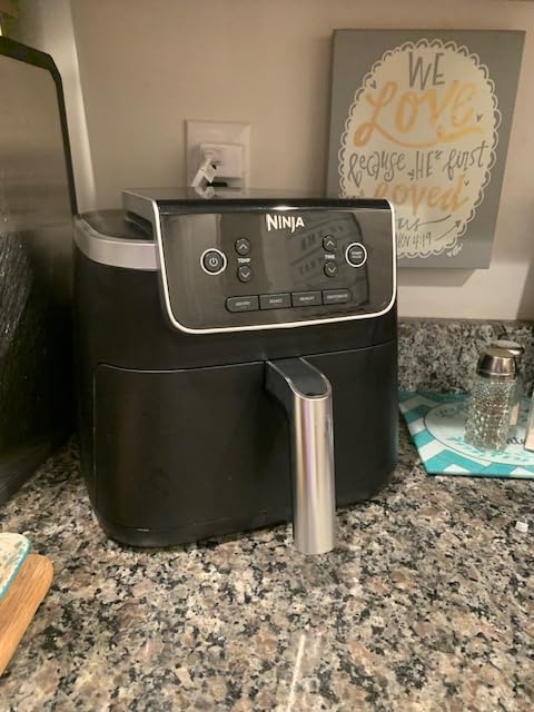 Ninja AF101 Air Fryer, 4 Qt Capacity, 4-in-1 Crisp, Roast, Reheat, Dehydrate, Dishwasher Safe Parts, 105°F-400°F, 1550 Watt, Grey customer photo 2