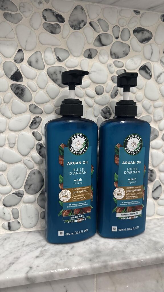 Herbal Essences Argan Oil Repair Shampoo & Conditioner Set, Moisturizes & Smoothes, Paraben-Free, Color-Safe, pH-Balanced, Citrus Scent, 20.2 Fl Oz, 2-Pack customer photo 2