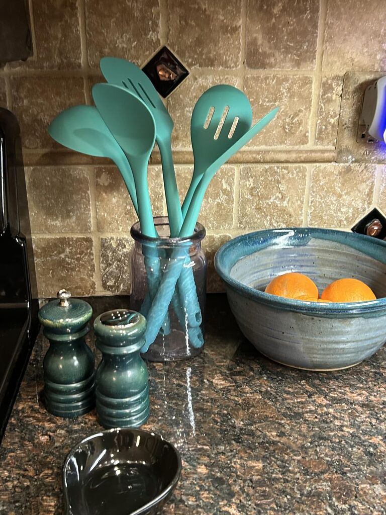 U-Taste Silicone Spatula Set with 600 Degrees Fahrenheit Heat Resistant (Black) customer photo 1