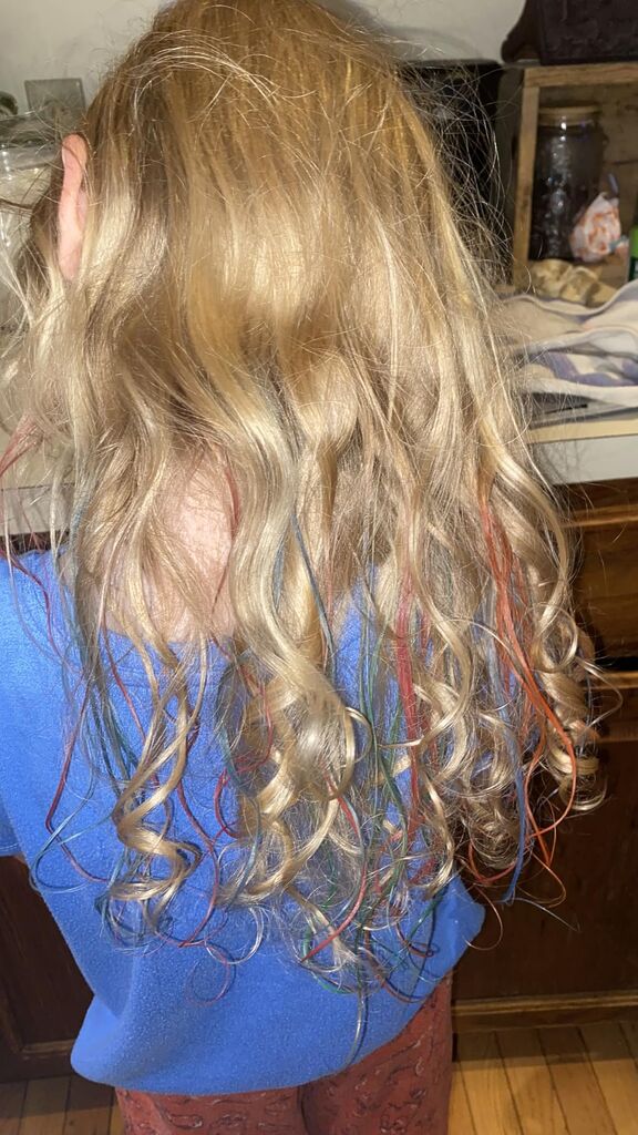 Fresh Monster Temporary Hair Coloring Chalk 12 Bright Colors Washes Out Easily Girls and Boys Non-Toxic and Safe for All Ages, Hair Colors and Textures Great Gift Idea customer photo 1