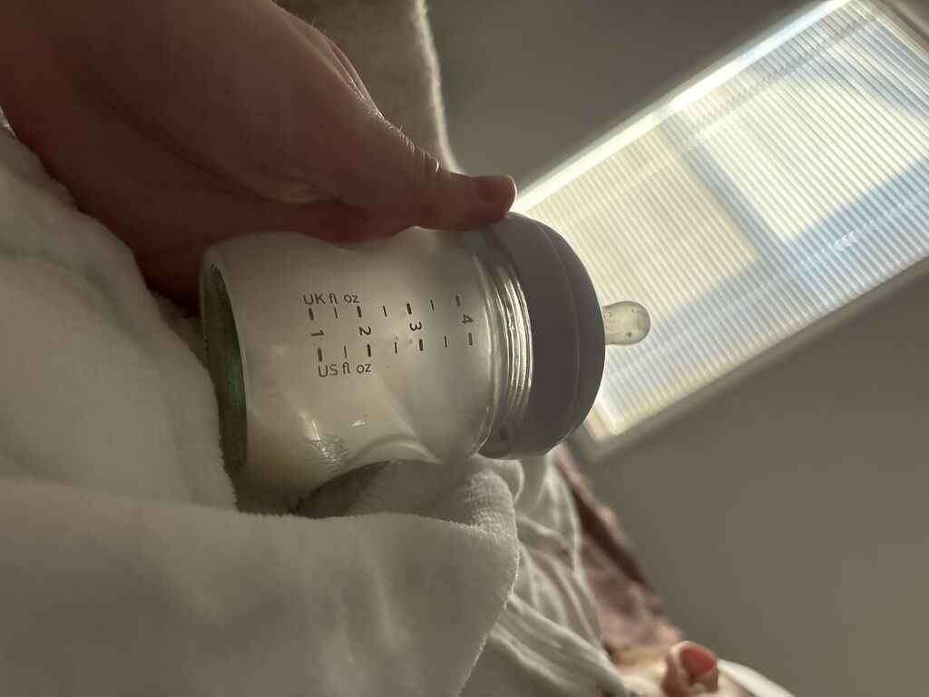 Philips Avent Natural Glass Baby Bottles with Natural Response Nipples (Slow Flow, Flow 2), 4oz, 4-Pack customer photo 2
