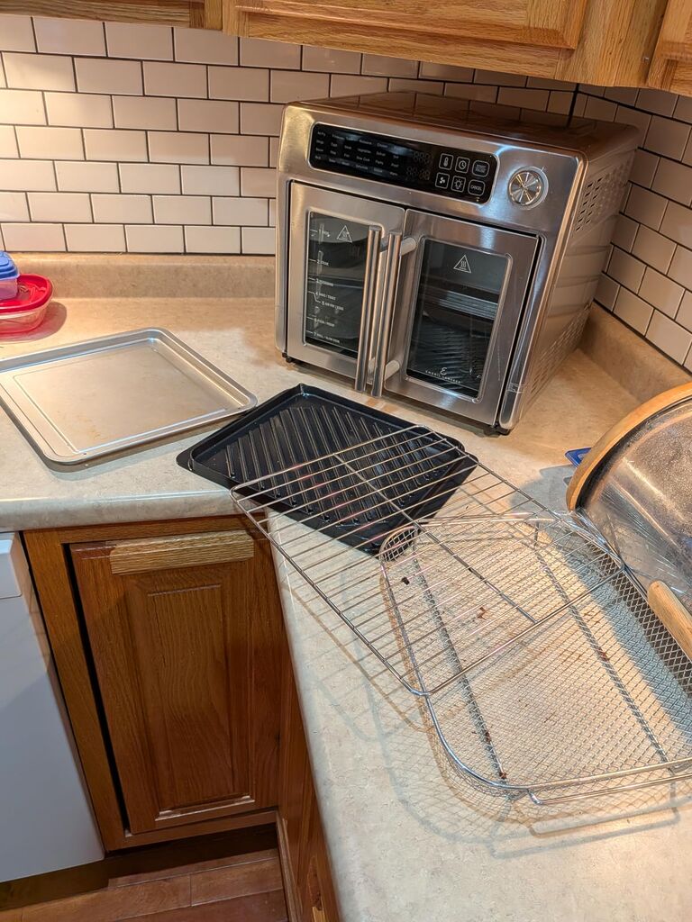 Emeril Lagasse Extra Large French Door Air Fryer Toaster Oven Combo, 24 Cooking Functions, 26QT Capacity customer photo 2