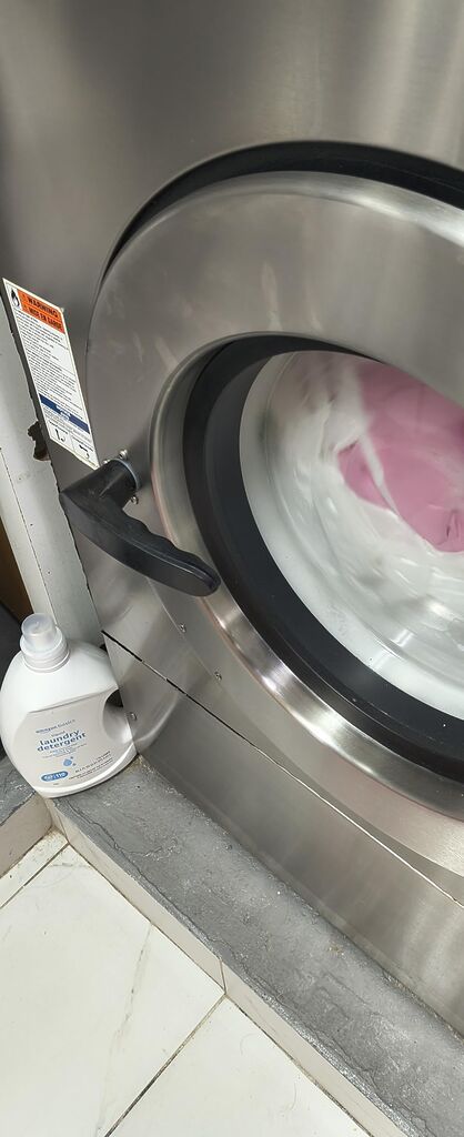 Amazon Basics Concentrated Liquid Laundry Detergent, Lavender Scent, HE Compatible, 110 Loads, 82.5 Fl Oz customer photo 1