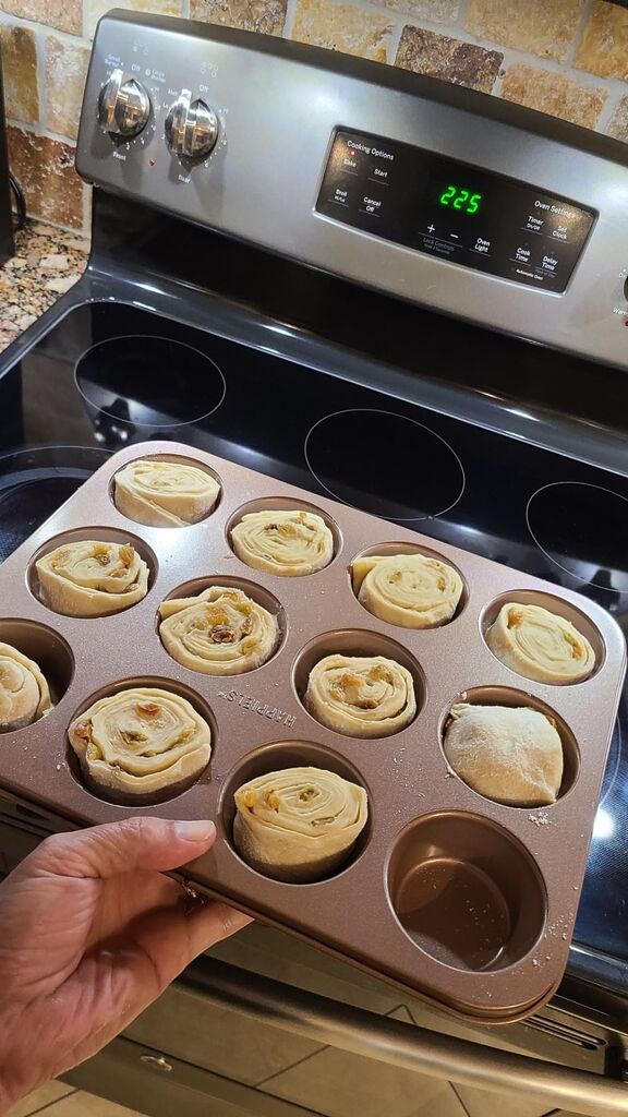 HAPPIELS Non Toxic Nonstick 12 Cup Muffin Pan | PFOA BPA free Nontoxic Cupcake Tin customer photo 1