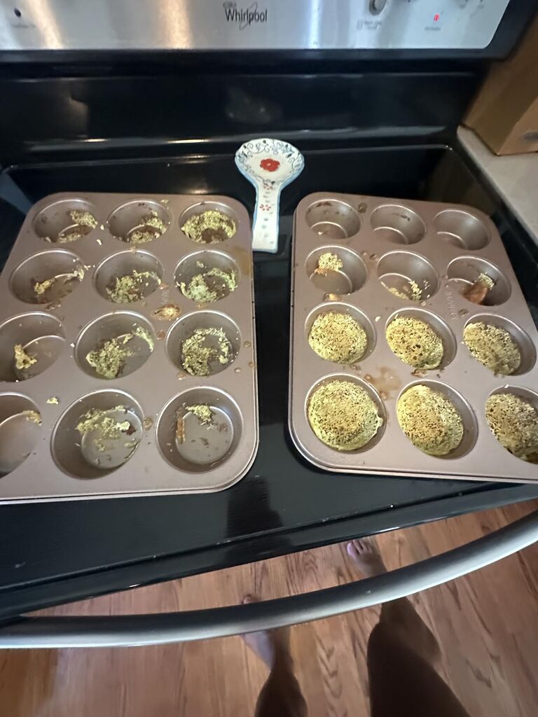 HAPPIELS Non Toxic Nonstick 12 Cup Muffin Pan | PFOA BPA free Nontoxic Cupcake Tin customer photo 2
