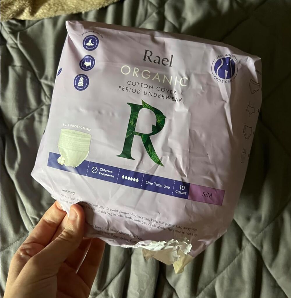 Rael Disposable Underwear for Women, Organic Cotton Cover - Postpartum Essentials, Leak Locker, Unscented, Maximum Coverage (Size S-M, 20 Count) customer photo 1