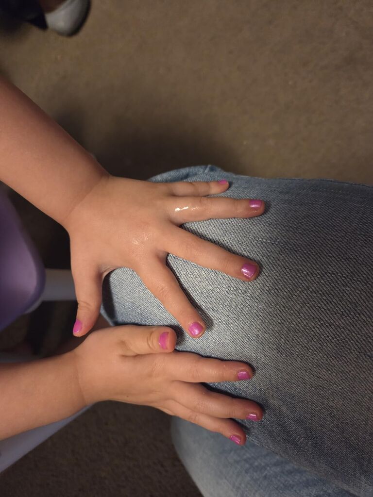 Piggy Paint 100% Non-Toxic Girls Nail Polish Safe Cruelty-free Vegan Scented for Kids Rainbow 4 Polish Box Gift Set customer photo 1