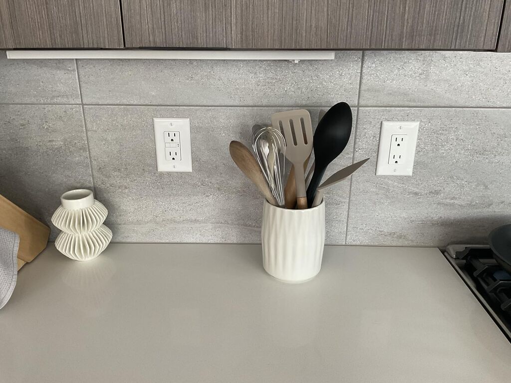 Pack of 2 Silicone Cooking Spatula, Heat Resistant Solid Turner, Non Stick Slotted Spatulas with Wooden Short Handle customer photo 1