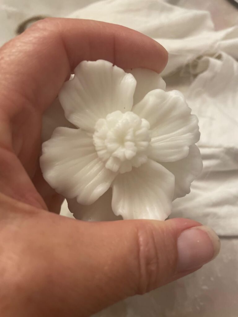 Room Scent Gift Set with Essential Oil and Diffuser (Magnolia Breeze) - 1.7 fl.oz Natural Air Freshener customer photo 1