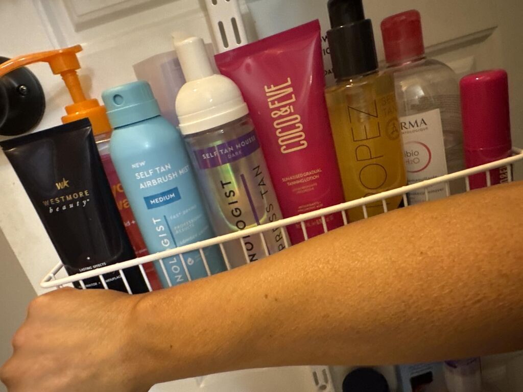 Medium Tanning Mousse 7oz - Made in the USA - Streak-Free, Fast-Absorbing, Lightweight, Vegan, Sunless Tanner for All Skin Types customer photo 1