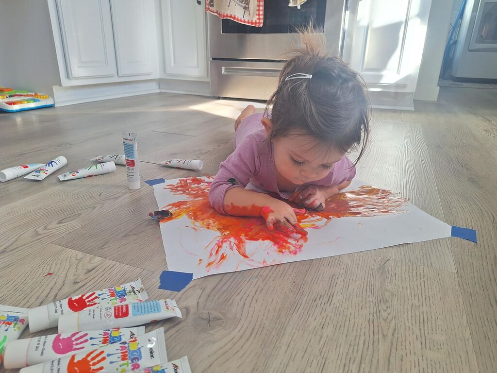 ABEIER Washable Finger Paint for Toddlers, Safe Non-Toxic, 12 x 2oz Vibrant Colors, Baby Safe Paint for Hand and Feet, Mess Free Art Supplies for Kids, Preschool Learning Gifts, Ages 1-3 4 5 6+ customer photo 1