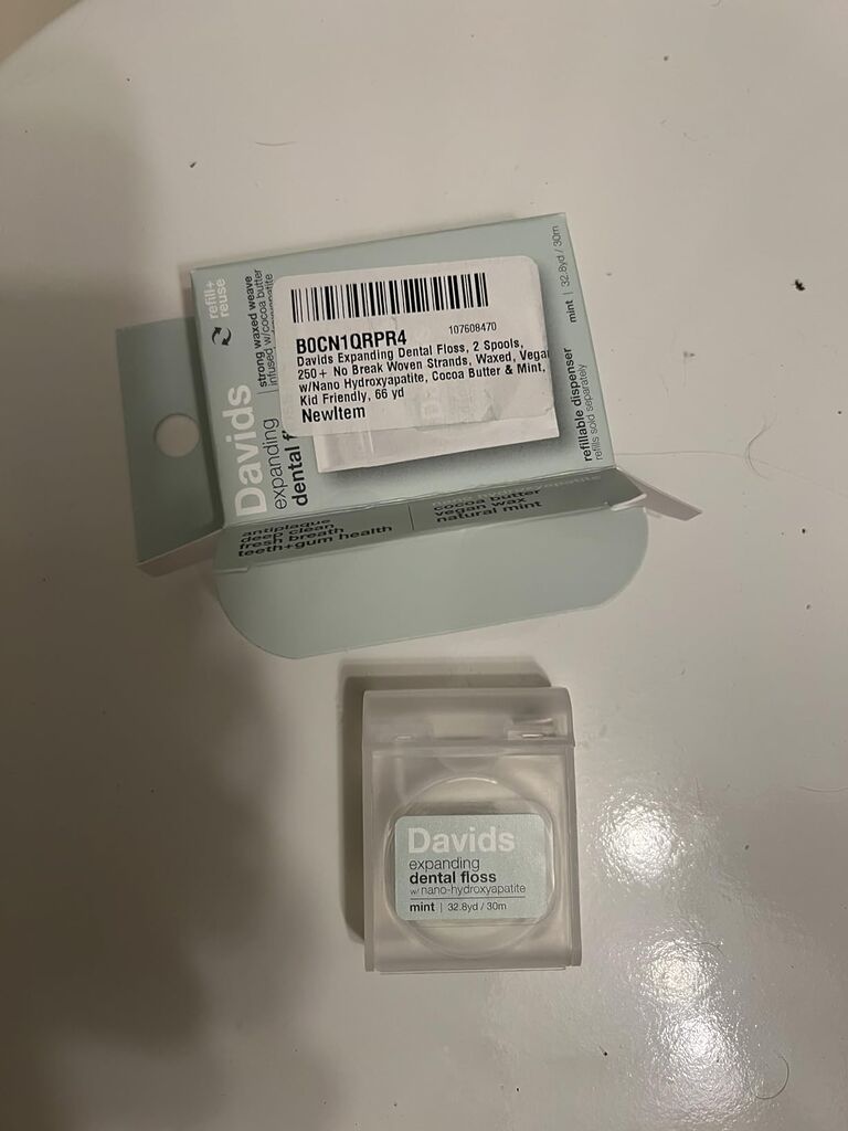 Davids Expanding Dental Floss + Refill w/Hydroxyapatite, No Break Woven Strands, Waxed, Vegan, Cocoa Butter & Mint, Kid Friendly, Refillable Dispenser, 66 yd customer photo 1
