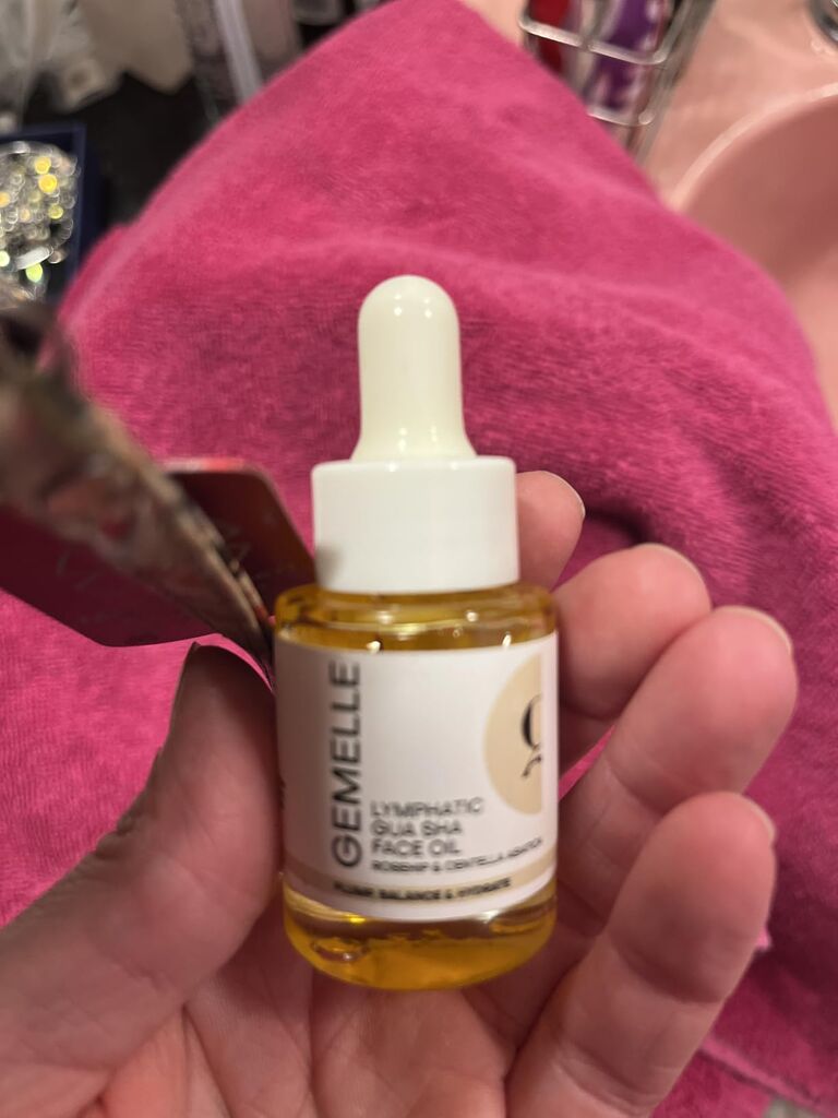 GEMELLE Lymphatic Anti-Aging Face Oil | 10x Award Winner | Vitamin C,E,A | Moisturize, Repair & Protect | Premium Natural Botanical Oil | Use with Face Massage, Lymphatic Drainage Massager - 30ml customer photo 1