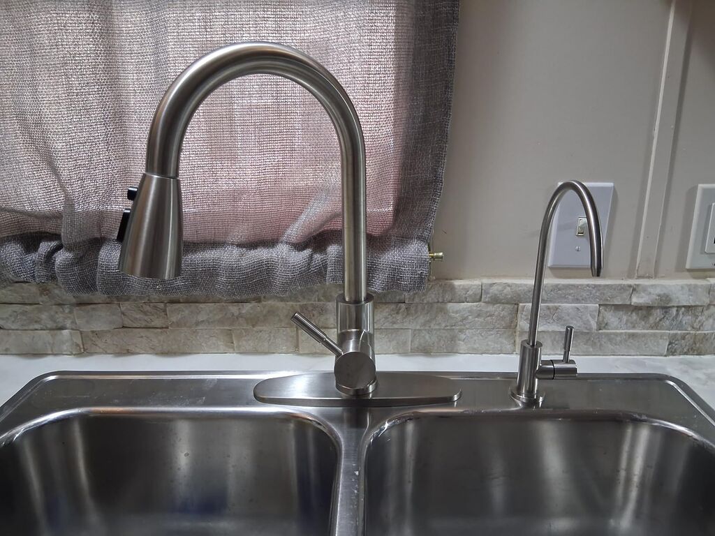 Kitchen Faucet and Water Filter Faucet Combo, WOWOW Stainless Steel Kitchen Sink Faucet with Drinking Water Faucet for Reverse Osmosis or Water Filtration System, Brushed Gold customer photo 1