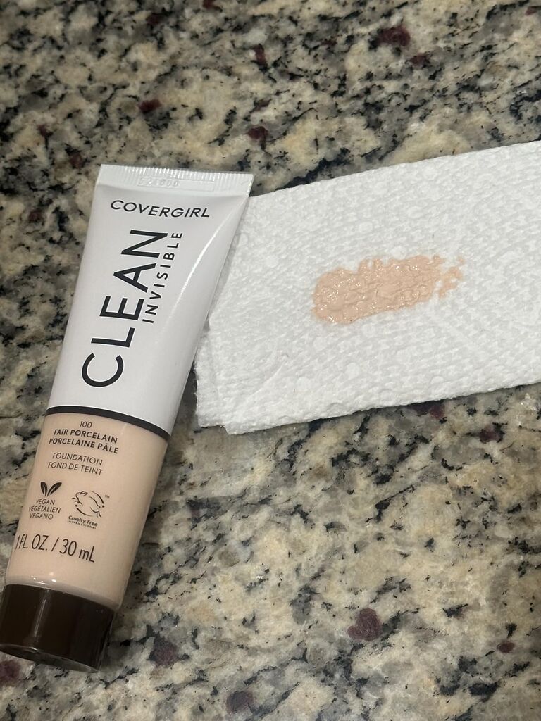 COVERGIRL Clean Invisible Foundation Makeup, Dewy & Glowy Finish, Buildable Coverage, Skin-Like Smooth Look, Vegan, Creamy Natural, 1oz customer photo 1