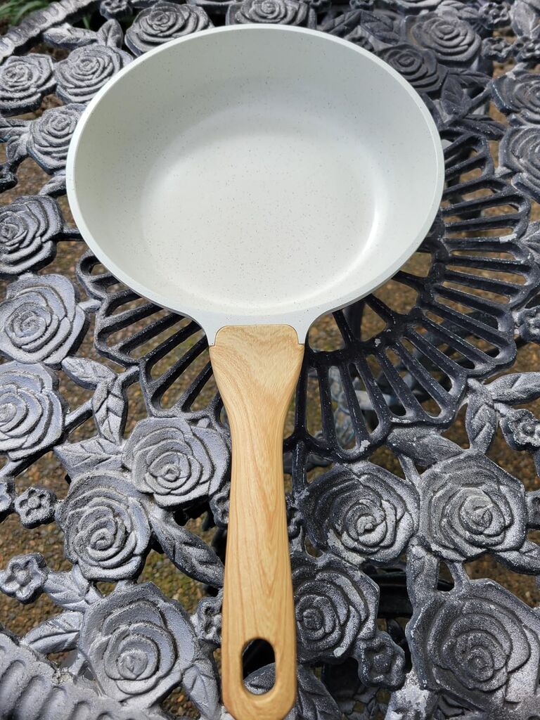 SENSARTE Nonstick Ceramic Frying Pan Skillet with Lid (11 Inch) customer photo 2