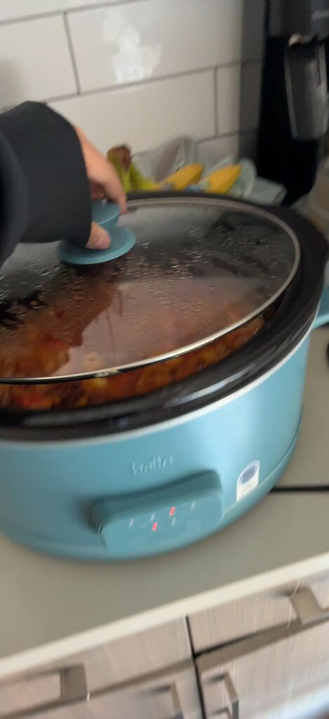 bella 6.0 Qt Programmable Slow Cooker, Ceramic Nonstick Coating, Adjustable Temperature & Cooking Times, Dishwasher Safe Stoneware Pot & Tempered Glass Lid customer photo 2