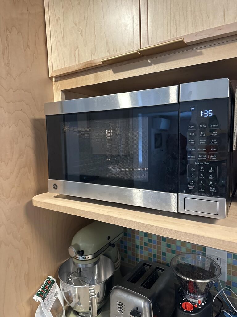 GE 4-in-1 Countertop Microwave Oven, 1.0 Cu Ft, 1050W Convection Microwave with Air Fry & Broil, Compact and Quiet, Stainless Steel, Ideal for Apartments, Dorms & Offices, GCST10A1WSS customer photo 1