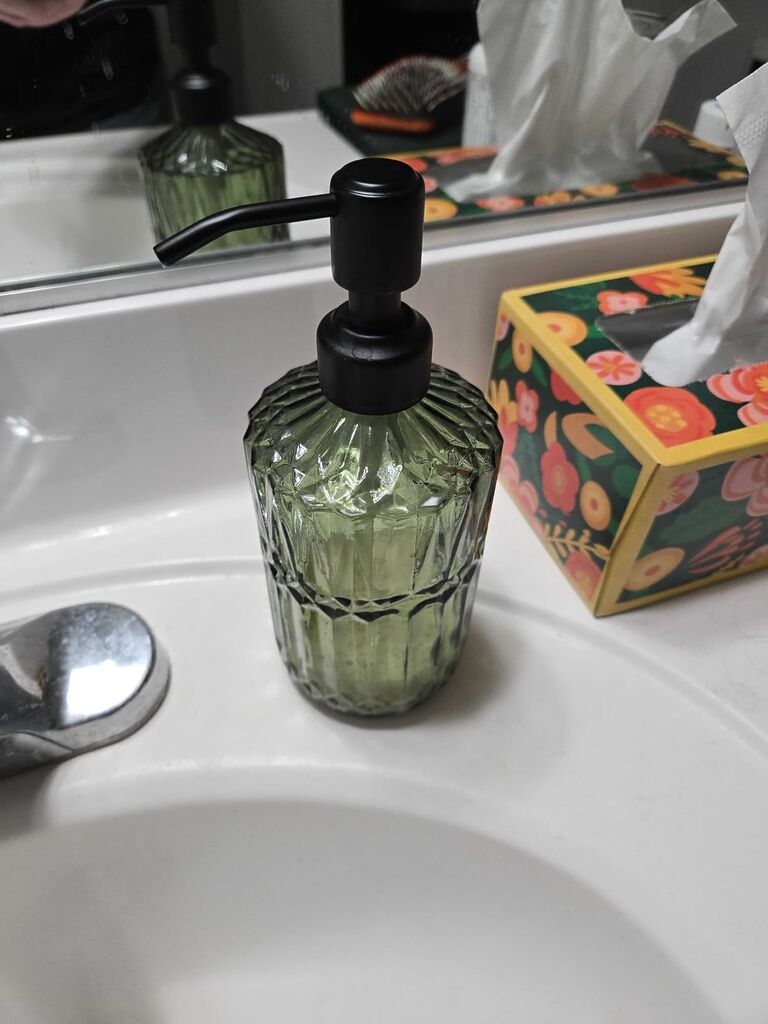 JASAI 18Oz Green Glass Soap Dispenser with Gold Rust Proof Pump, Refillable Kitchen Soap Dispenser for Dish Soap, Soap Dispenser Bathroom for Hand soap, Lotion, Body Wash customer photo 1