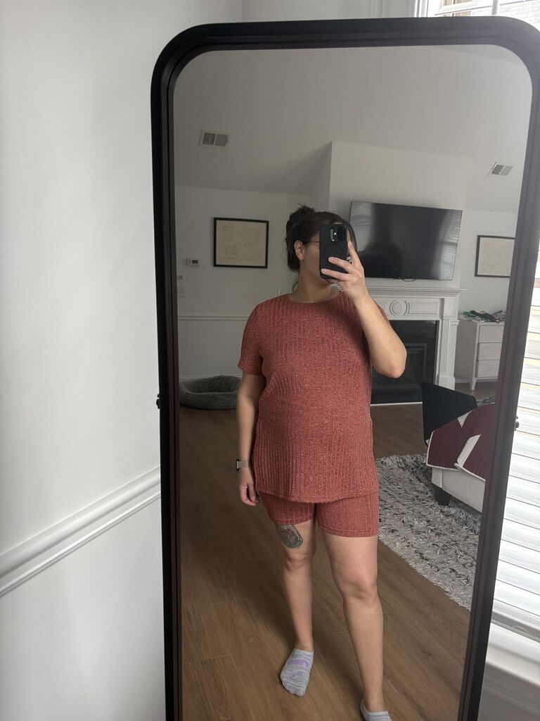Ekouaer Maternity Sets 2 Piece Outfits Ribbed Knit Short Sleeve Shirts and Biker Shorts customer photo 2