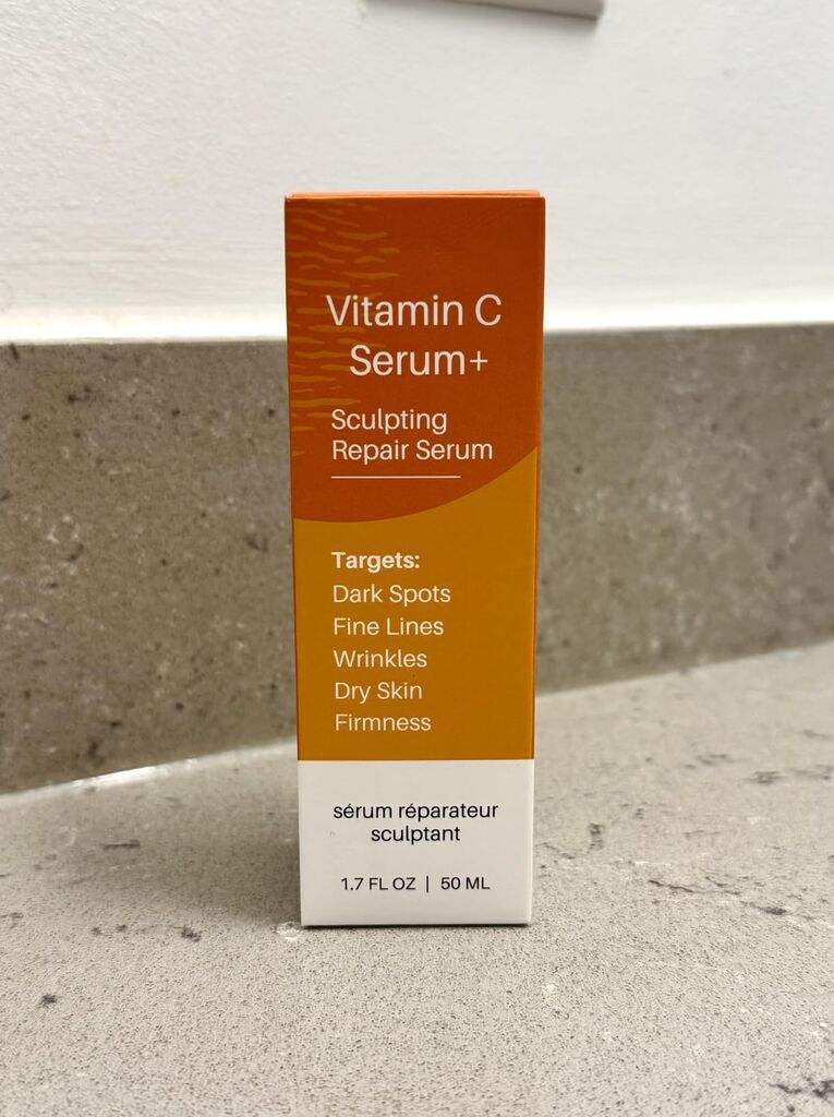LeVaye Vitamin C Serum, Anti-Aging Face Serum - 15% Vitamin C, Ferulic Acid, Niacinamide, Hyaluronic Acid, Peptides, Ceramides - Targets Wrinkles, Fine Lines, Dark Spots customer photo 1