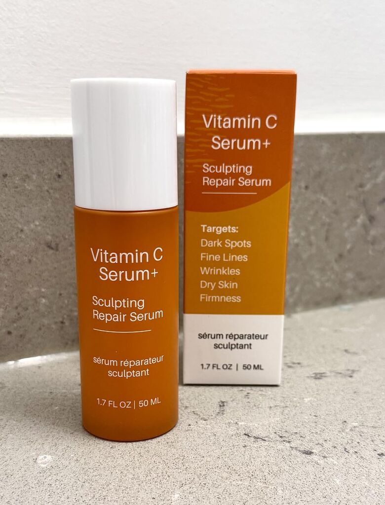 LeVaye Vitamin C Serum, Anti-Aging Face Serum - 15% Vitamin C, Ferulic Acid, Niacinamide, Hyaluronic Acid, Peptides, Ceramides - Targets Wrinkles, Fine Lines, Dark Spots customer photo 2