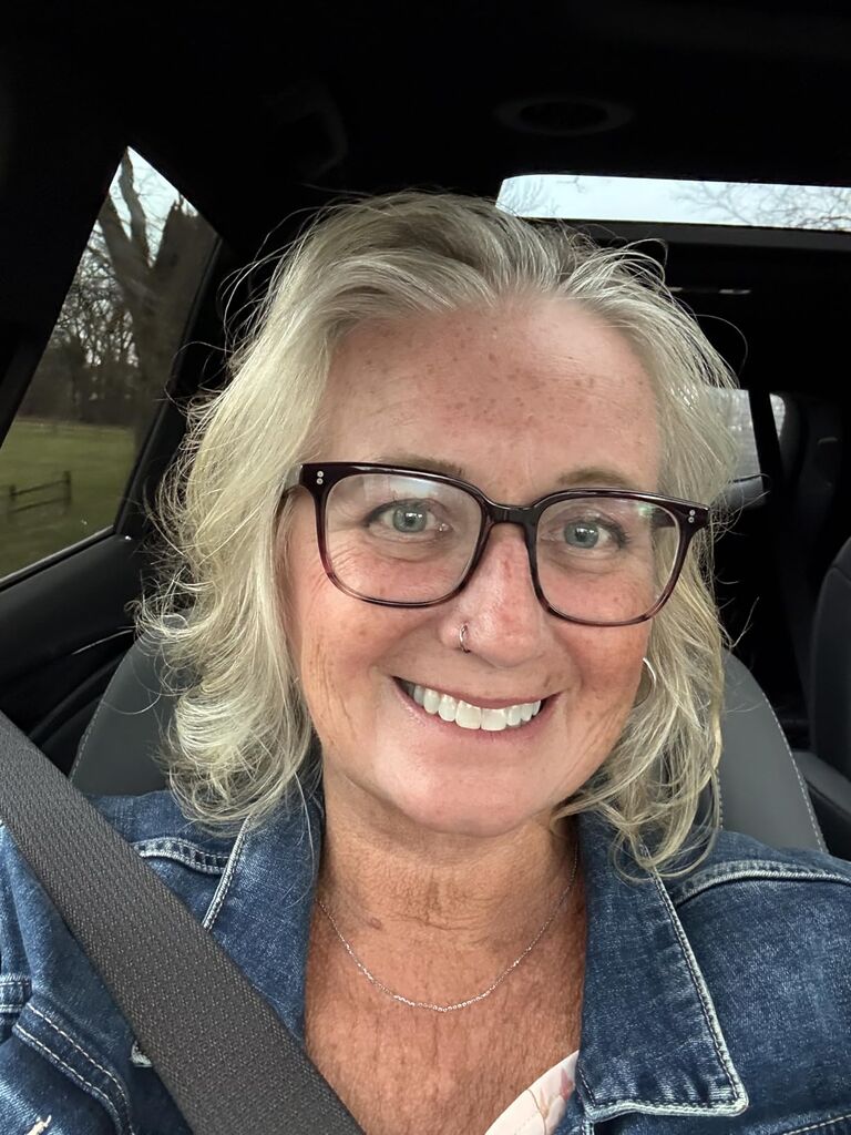 MONDAY HAIRCARE SLEEK HOLD Hairspray for long-lasting finish 329 mL customer photo 2