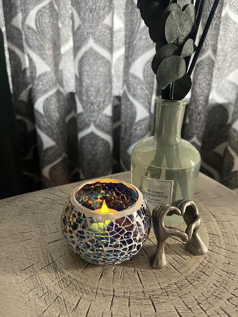 COCORRÍNA Eucalyptus & Wild Mint Reed Diffuser - 6.76 oz Essential Oil with 8 Reeds & Real Eucalyptus Sticks, Home Fragrance for Bedroom or Bathroom Décor customer photo 2