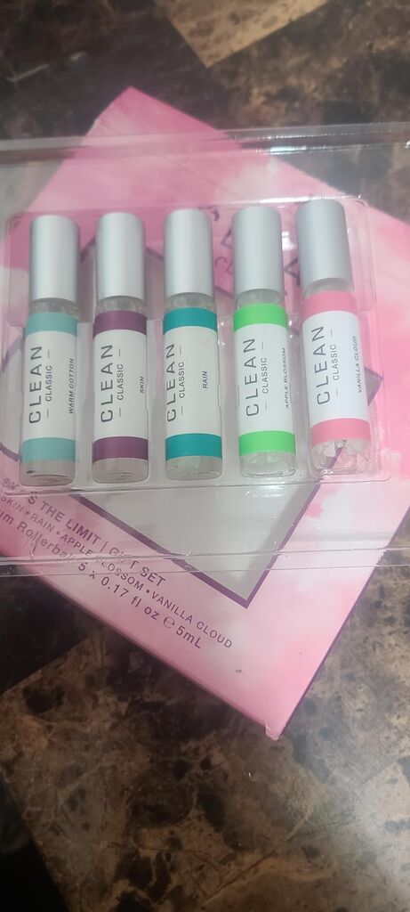 CLEAN CLASSIC Fragrance Discovery Gift Set, Travel Mini Size, Layerable Perfume for Everyday Wear customer photo 1