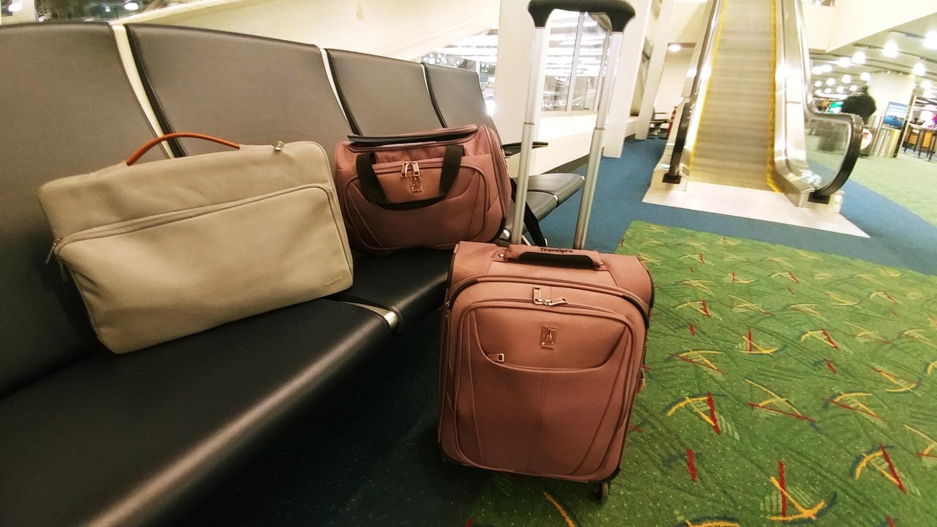 Travelpro Maxlite 5 Softside Expandable Carry-On Luggage with 4 Spinner Wheels customer photo 2