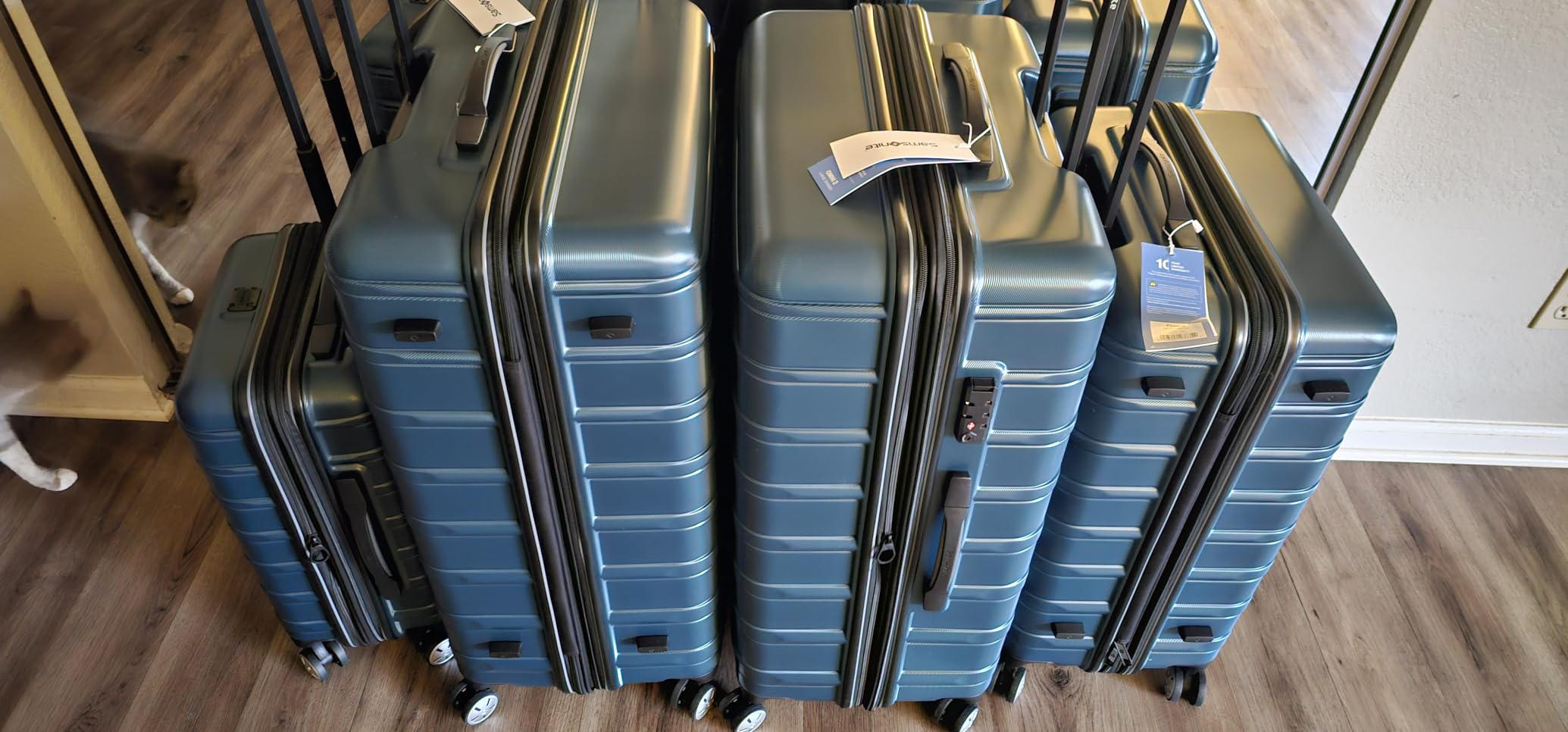 Samsonite Omni 2 Hardside 3 Piece Set - Global Carry-On, Medium, & Large Checked - 360 Dual Spinner Wheels - Integrated TSA Lock & Expansion (Arctic Silver, Amazon Exclusive) customer photo 1