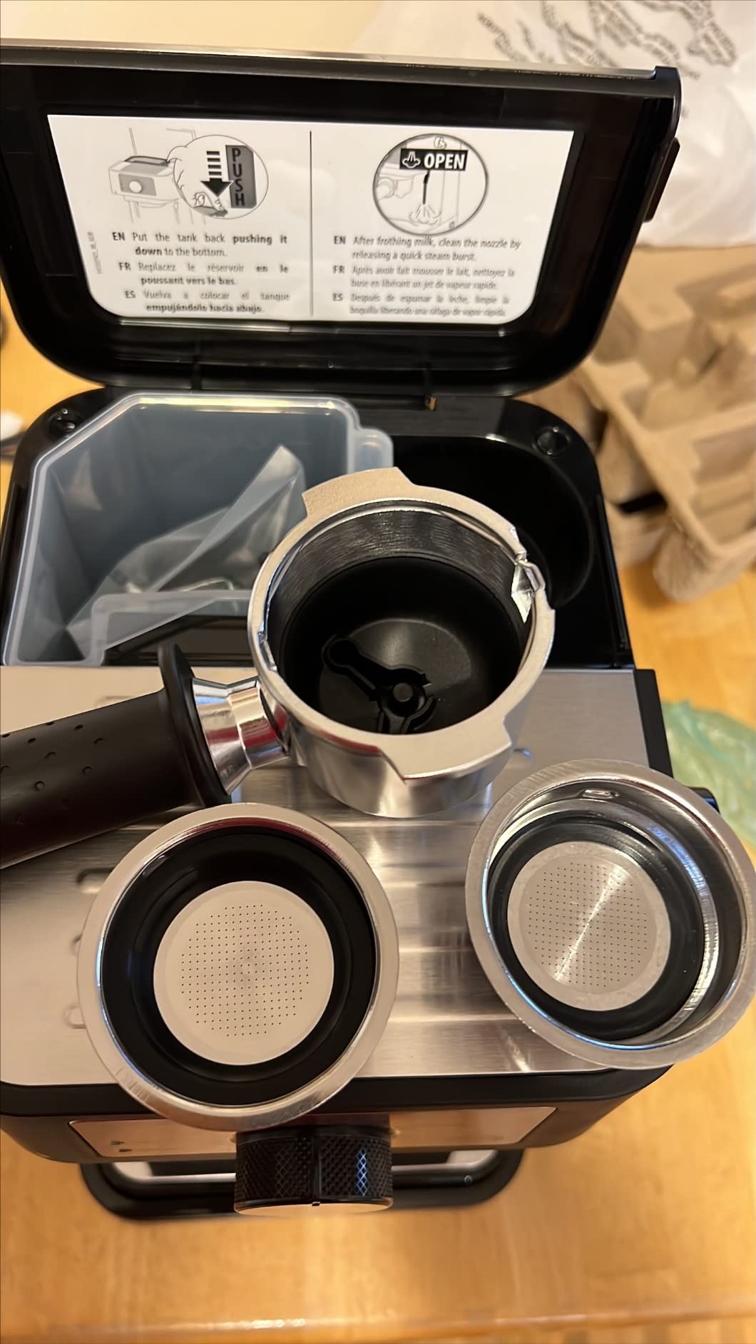 De'Longhi Stilosa Manual Espresso Machine, Compact Coffee Maker, 15 Bar Pump Pressure, Manual Milk Frother Steam Wand for Authentic Single & Double Espresso, Lattes & Cappuccinos, Tamper Included customer photo 1