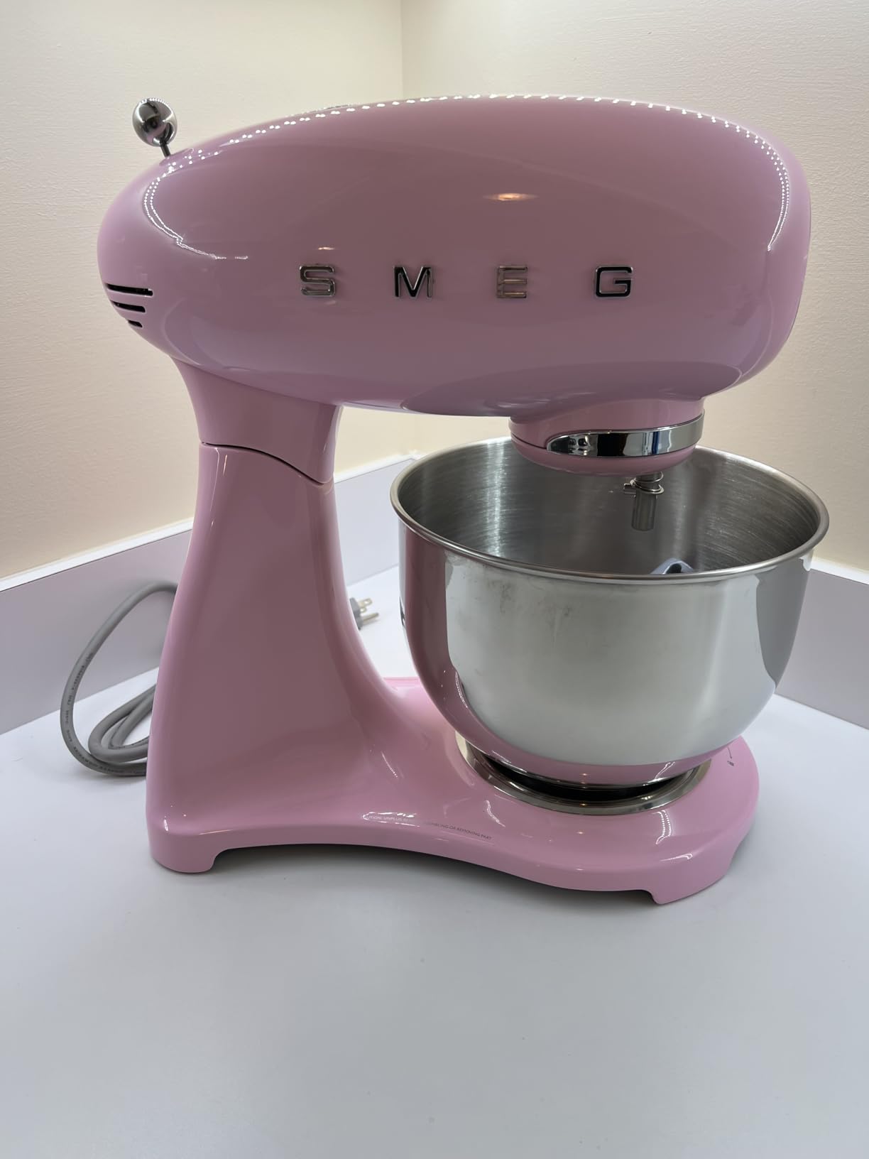 Cuisinart SMF03 Stand Mixer - 5 Qt Tilt-Head Mixer with Stainless Steel Bowl, 10 Speeds, Retro 50s Vintage Style - Red customer photo 1